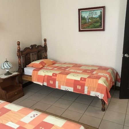 Casa Del Suizo Bed & Breakfast Desamparados  Екстериор снимка